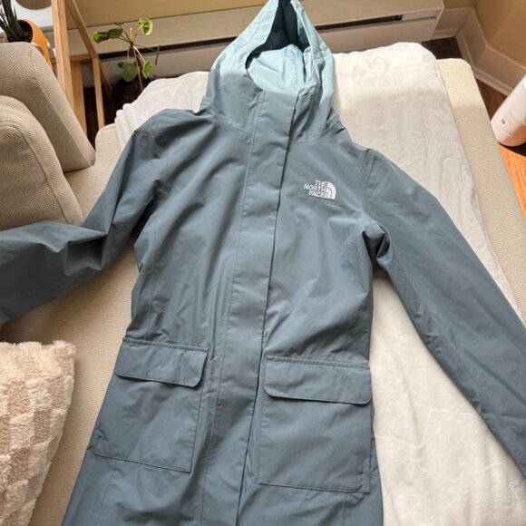 The North Face City Breeze Rain Parka II - Picture 2 of 3